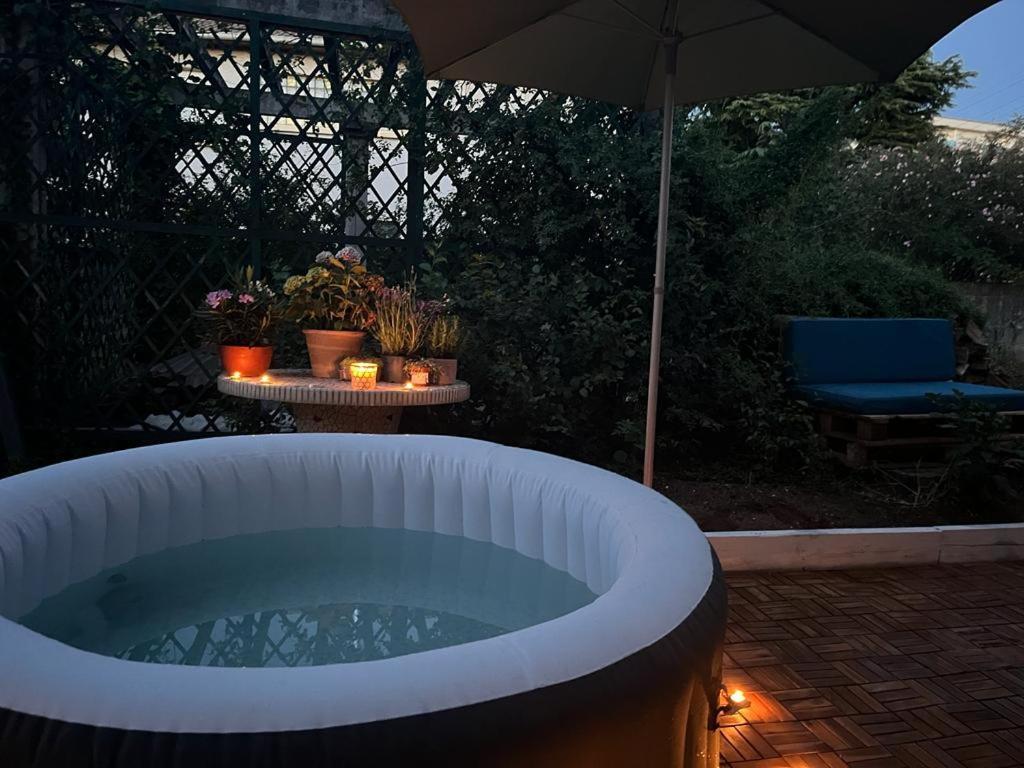 Superbe Appartement Avec Jacuzzi Avec Jardin Prive 里昂 外观 照片