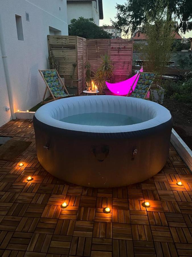 Superbe Appartement Avec Jacuzzi Avec Jardin Prive 里昂 外观 照片